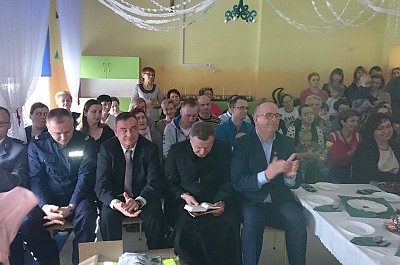 Wręczenie kamizelek odblaskowych Przedszkole im. Krasnala Hałabały w JózefowieJózefow