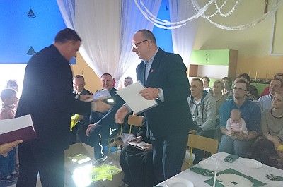 Wręczenie kamizelek odblaskowych Przedszkole im. Krasnala Hałabały w JózefowieJózefow