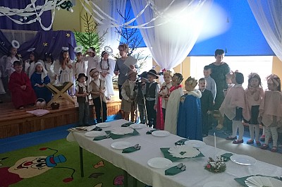 Wręczenie kamizelek odblaskowych Przedszkole im. Krasnala Hałabały w JózefowieJózefow